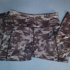 Zyia EUC metallic camo Leggings